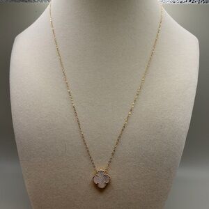 18k yellow gold clover necklace